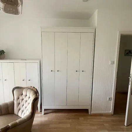 Dachgeschosswohnung Mit Balkon In Gruener Umgebung In Der Naehe Von Koeln *