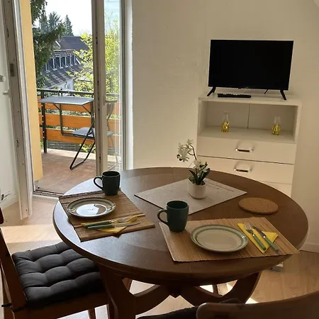 Dachgeschosswohnung Mit Balkon In Gruener Umgebung In Der Naehe Von Koeln *