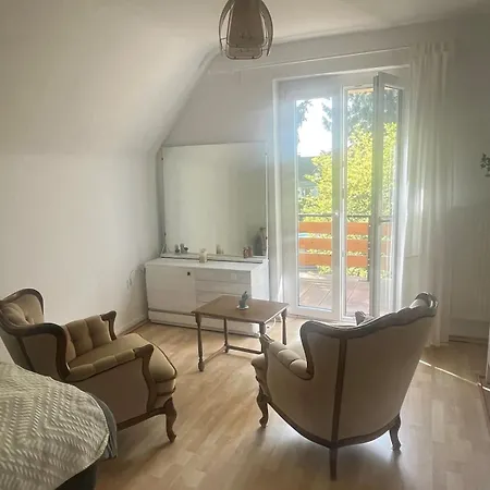 Dachgeschosswohnung Mit Balkon In Gruener Umgebung In Der Naehe Von Koeln Apartamento *