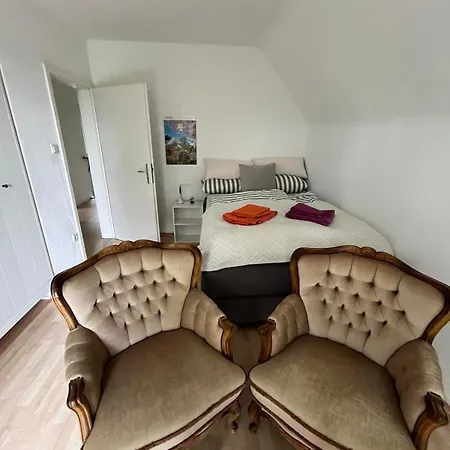 Apartamento Dachgeschosswohnung Mit Balkon In Gruener Umgebung In Der Naehe Von Koeln